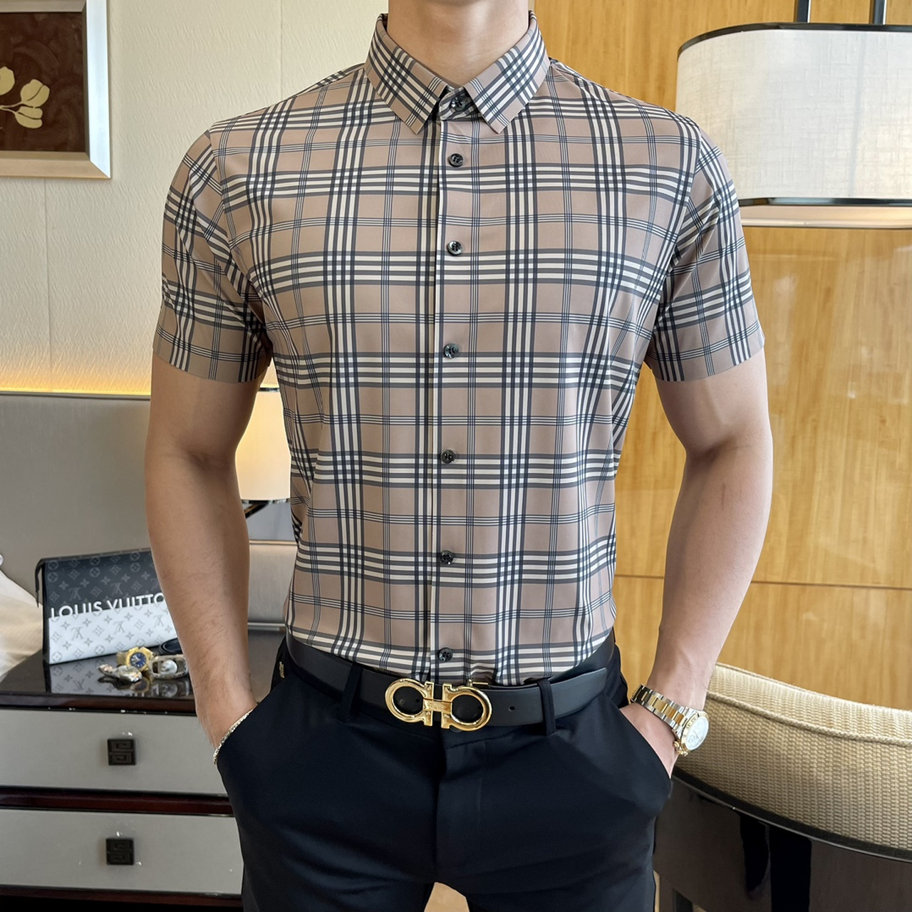 日常穿搭# 巴宝莉春夏商务短袖衬衫,轻松将时髦感进阶