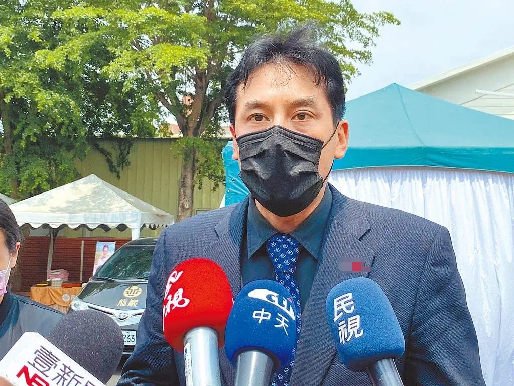 防疫优先,黄暐瀚忍痛宣布:取消母亲公祭