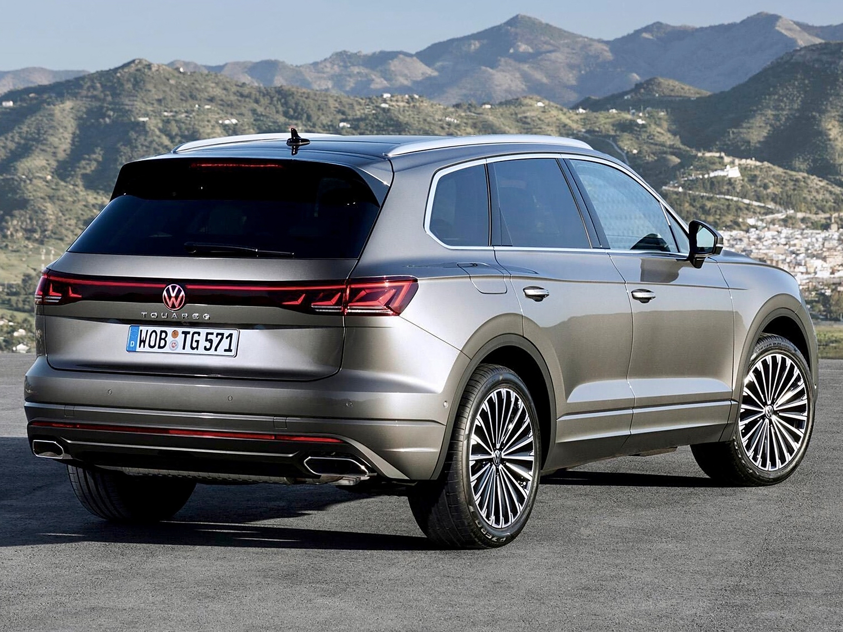 大众2024款途锐,颜值确实高了不少,现在的大众新款suv基本上都采用了