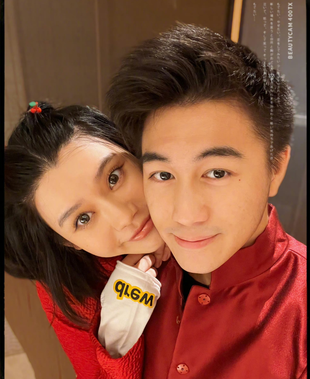 已故赌王千金何超莲大婚,嫂子奚梦瑶辟谣与她老公窦骁曾是情侣,被嘲讽