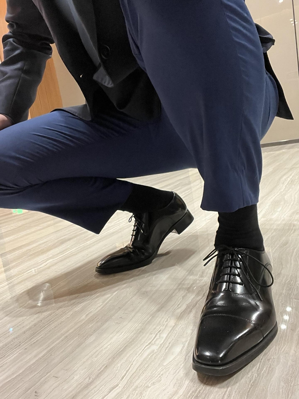 来个蹲腿杀#男士皮鞋丝袜正装