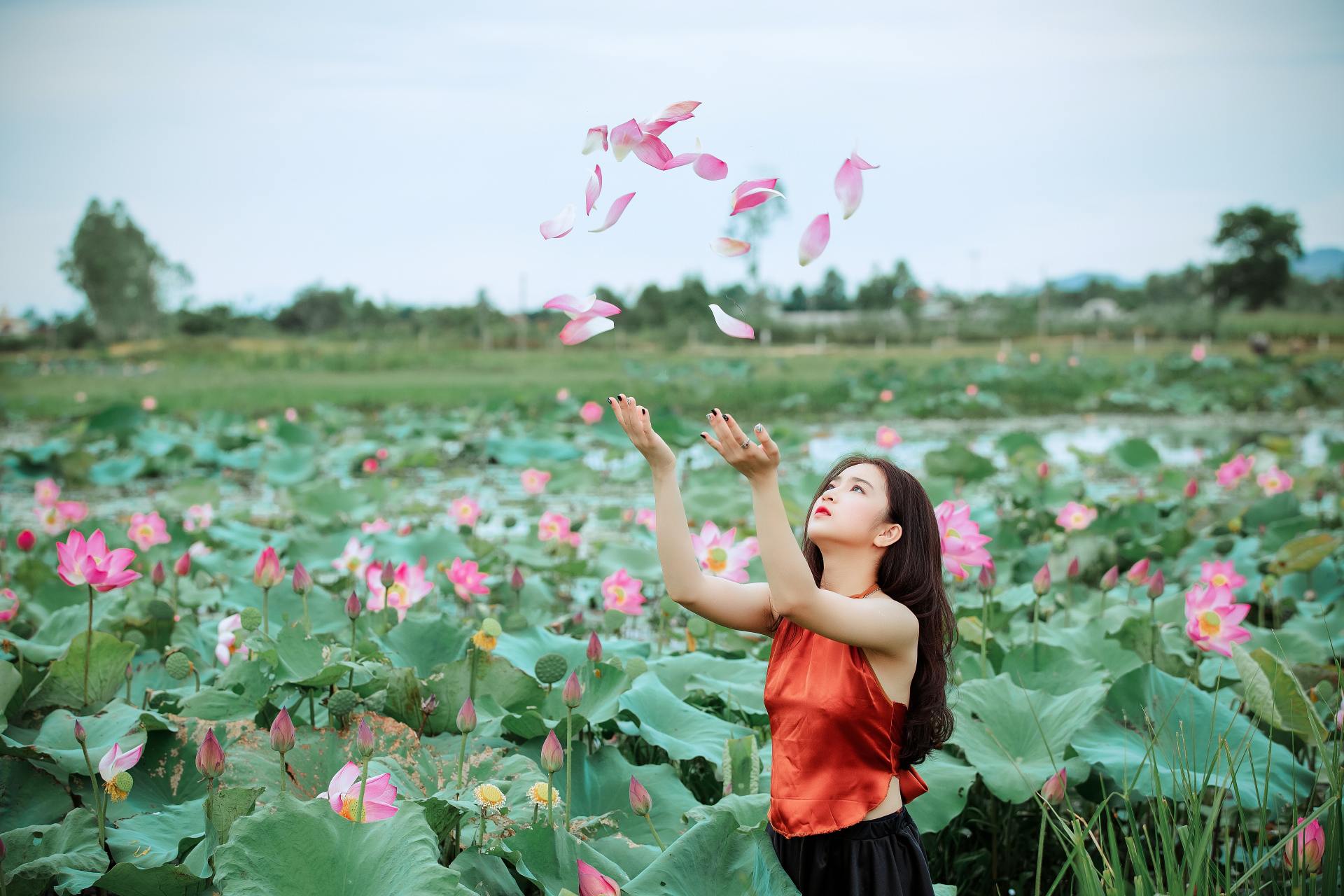 风景美女真实图片