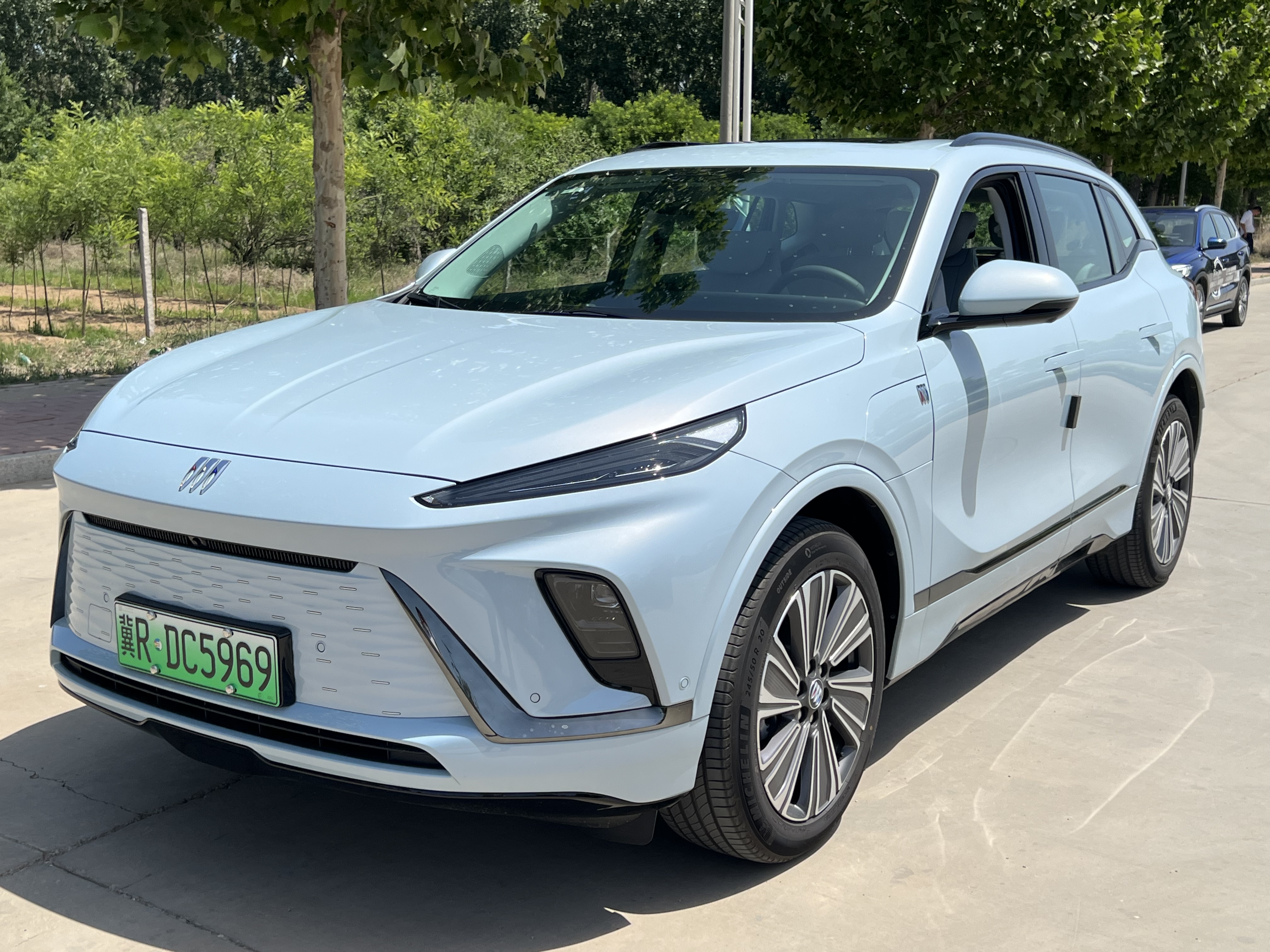 家用suv新能源首选,别克e5