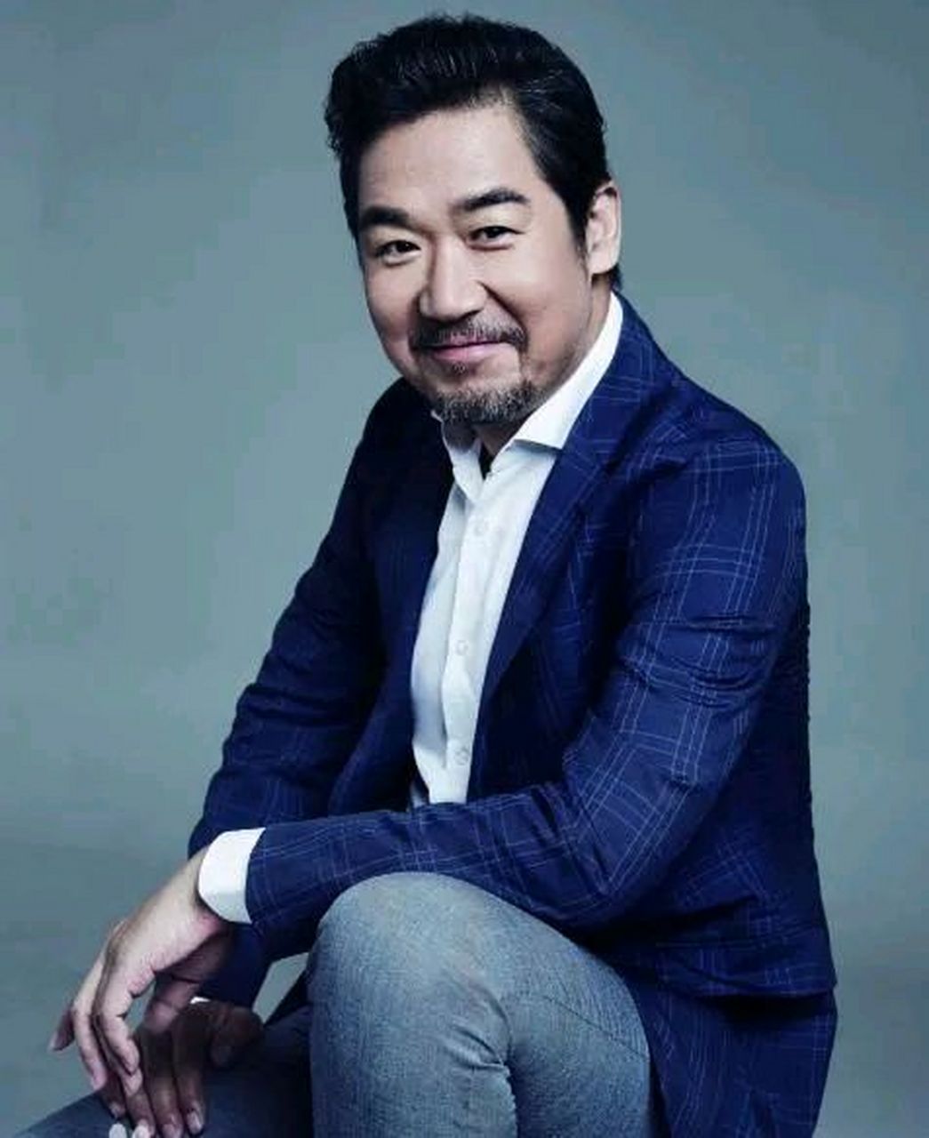 张国立参加李丁的葬礼,非常难过,老演员李丁合作过好几次,感情很深,在