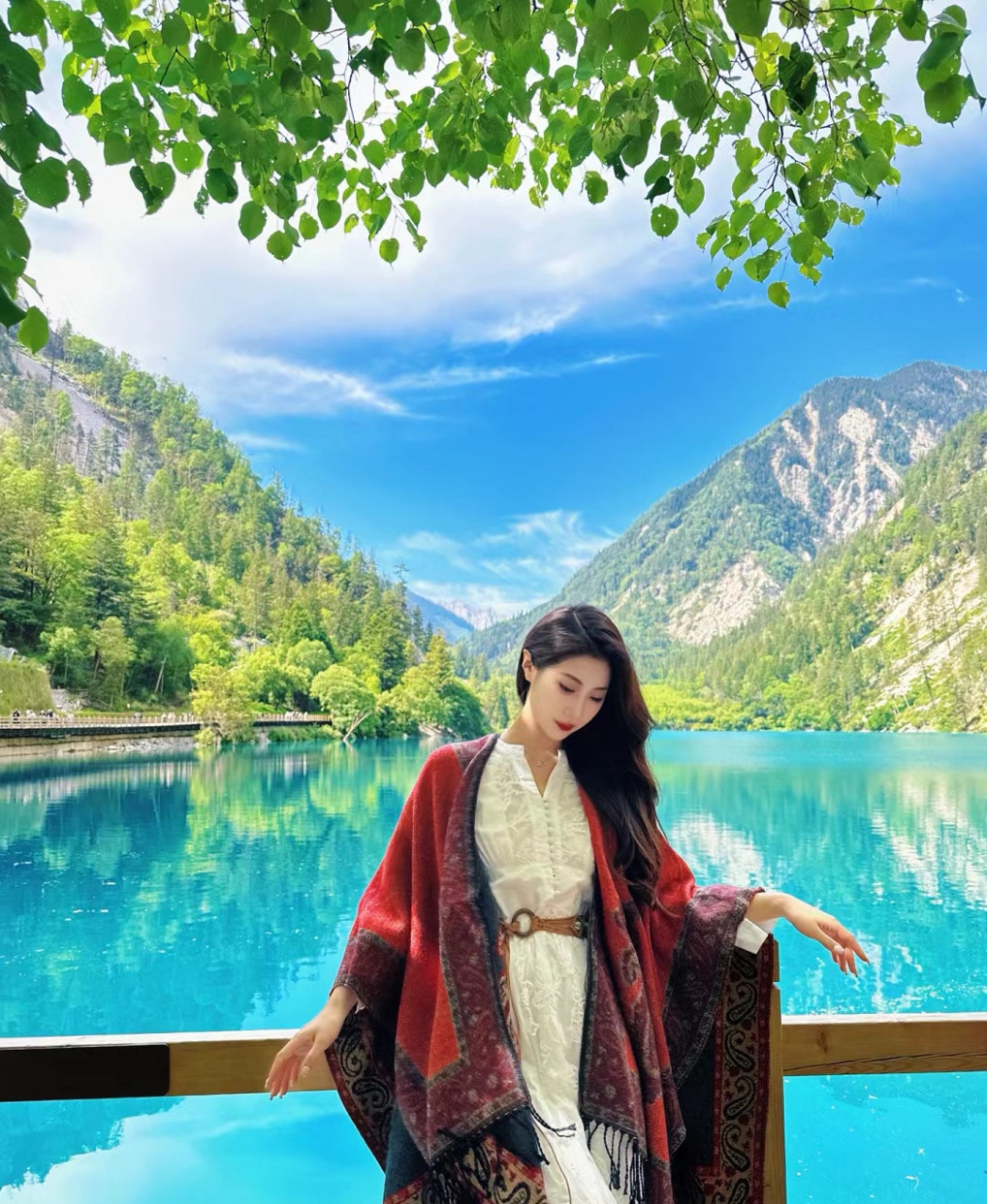 九寨沟太美了,这里有详细的穿搭拍照攻略,赶上好天气,真的太值得了.