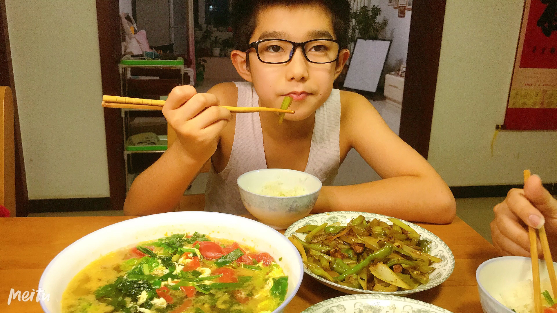 芹菜炒肉,这样做,简单好吃,一学就会,不忽悠
