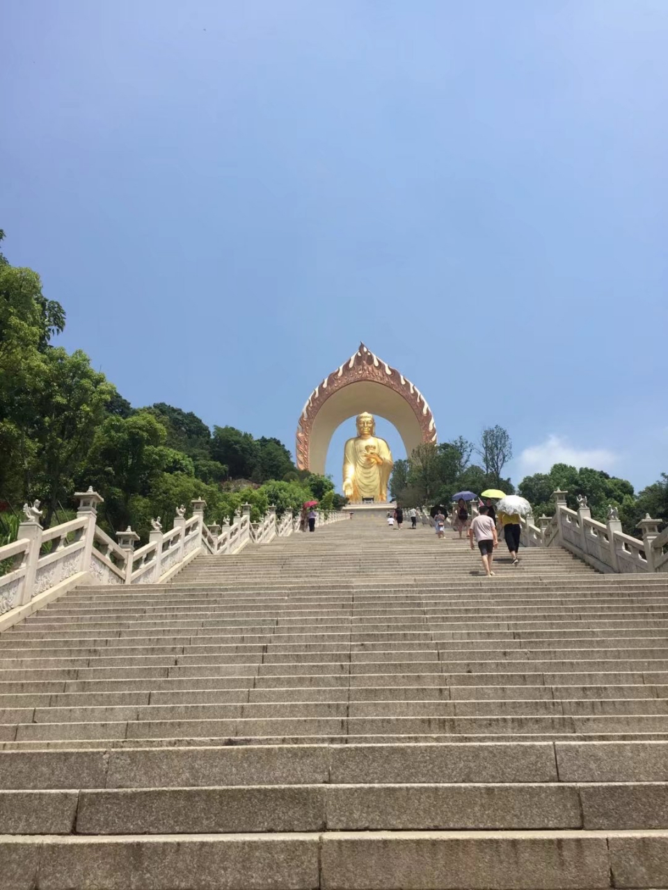在江西九江东林寺的那天,我感受到了一种特别的情感.