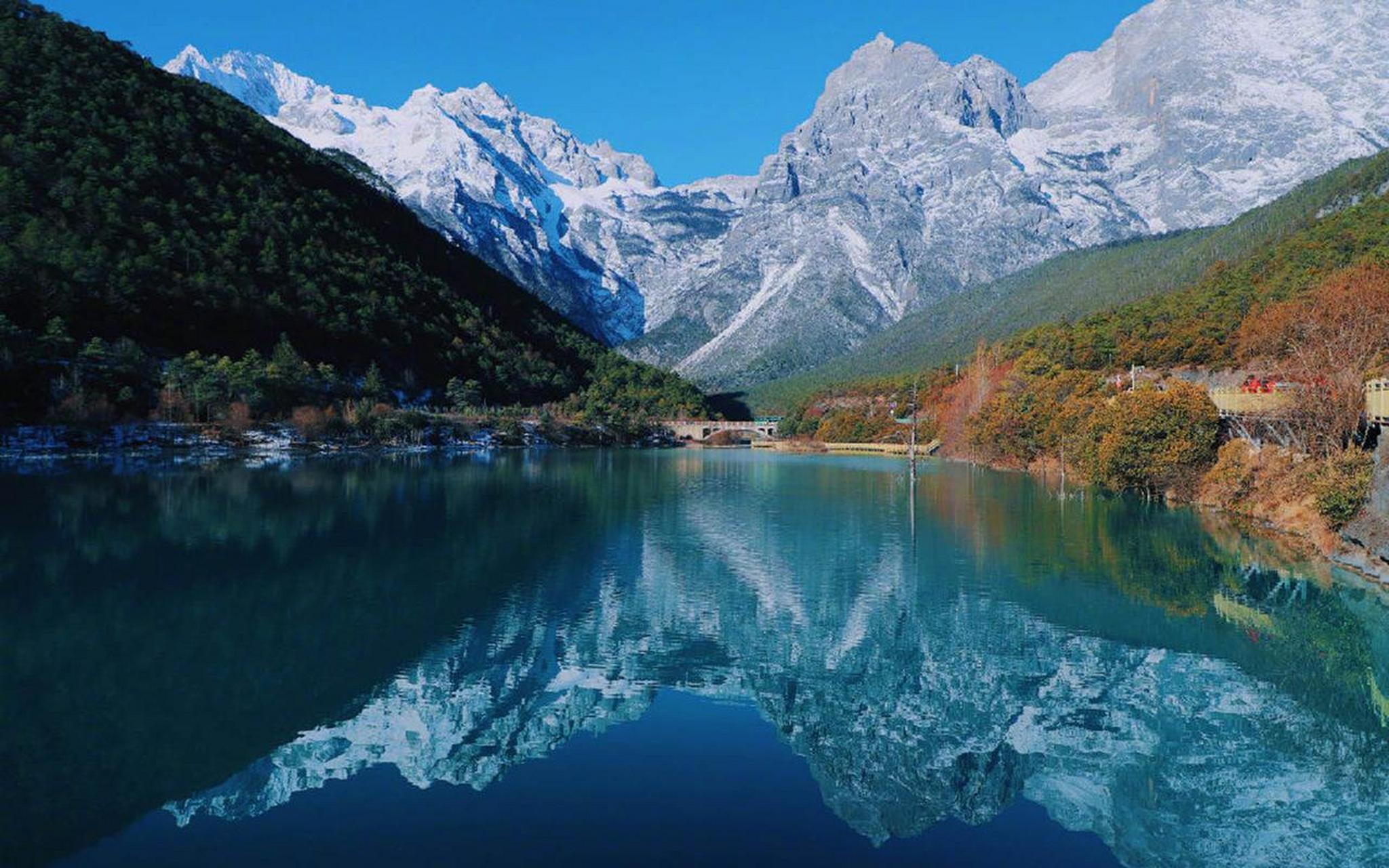 旅行# 蓝月谷: 地处云南省丽江市玉龙纳西族自治县玉龙雪山东麓,俗称