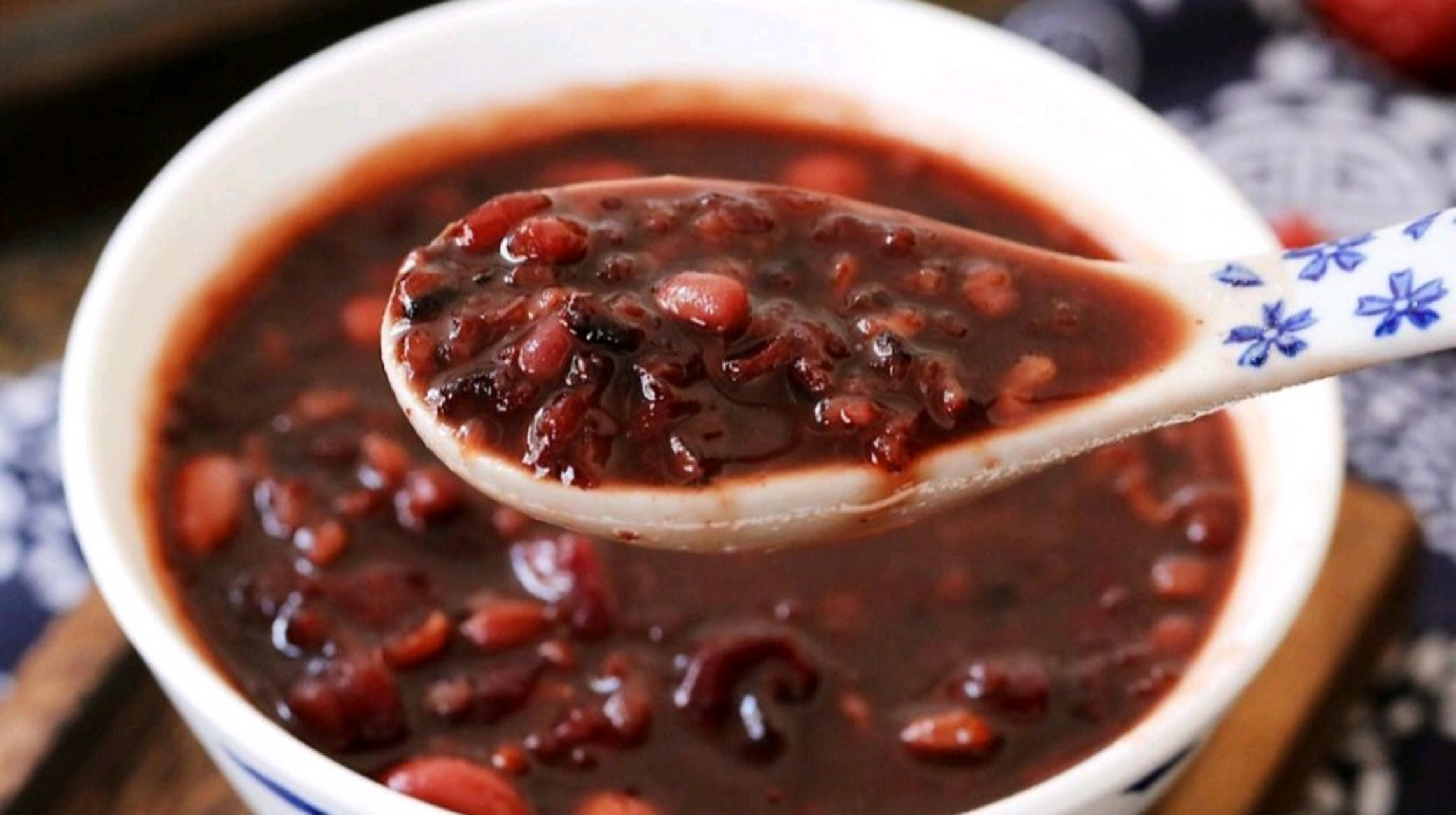 非常补气血的食物-红米 红米中含有丰富的蛋白质,因此可以补充大量