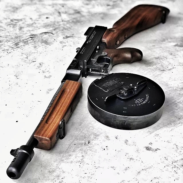 二战中 英军只有司登冲锋枪吗?这种魔改汤姆逊也曾经是竞争对手