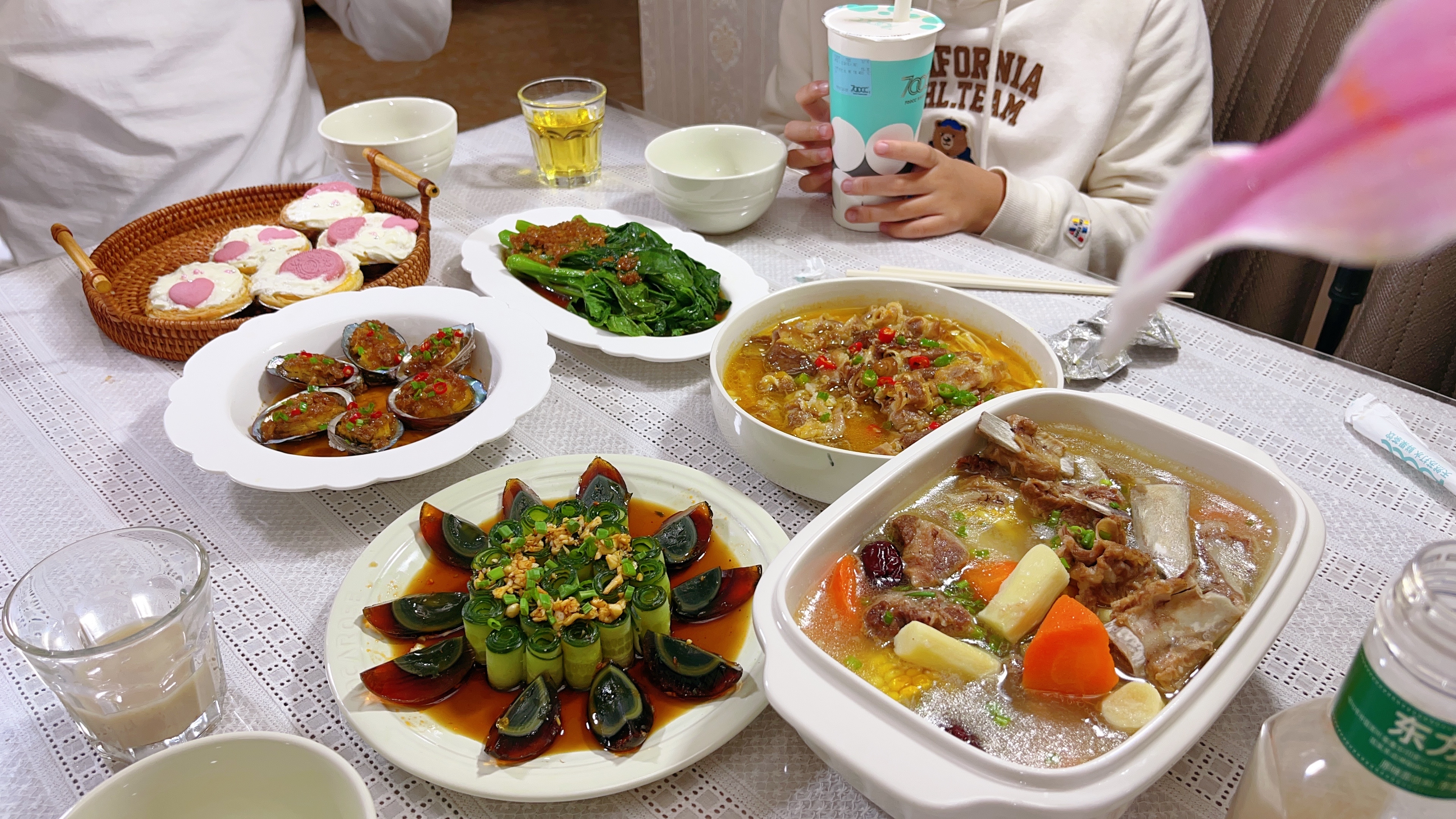 生活需要仪式感!干净的厨房,精致的晚餐,是向往的幸福生活