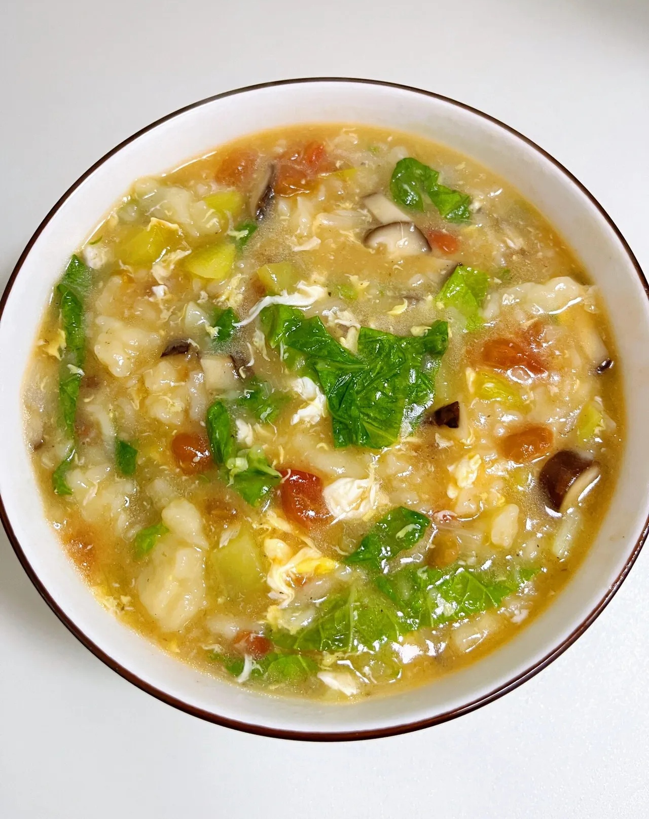 葱花爆炒后带来的独特香气让这道菜更加美味胜过外面餐馆的口感