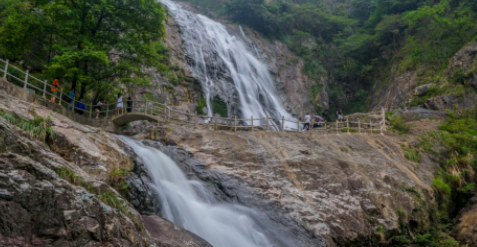 天柱山大峽谷,奇麗壯觀的峽谷水景,素有