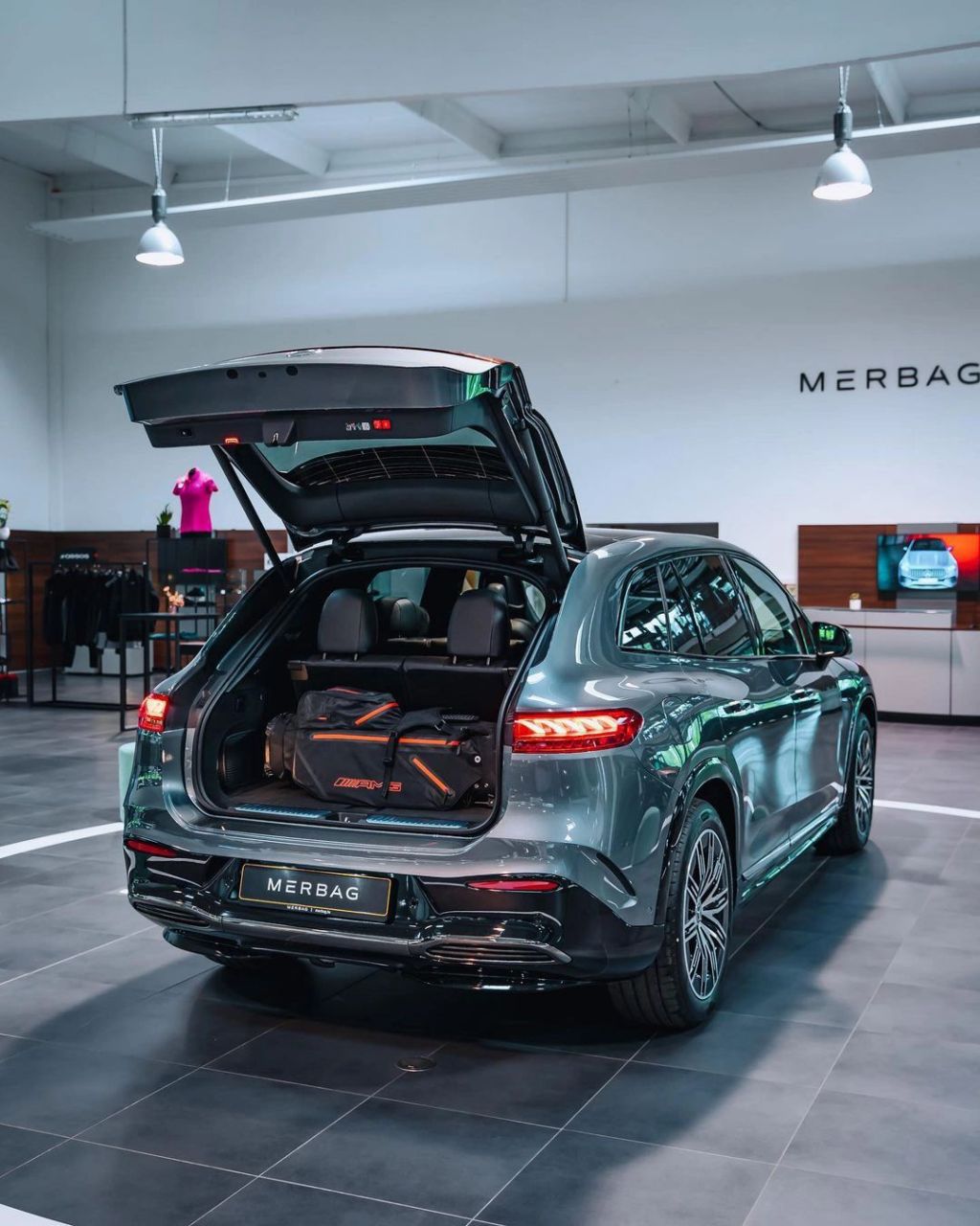 电动车界的爱马仕 奔驰eqs450  suv 假如给你100多万,你会选择这辆纯