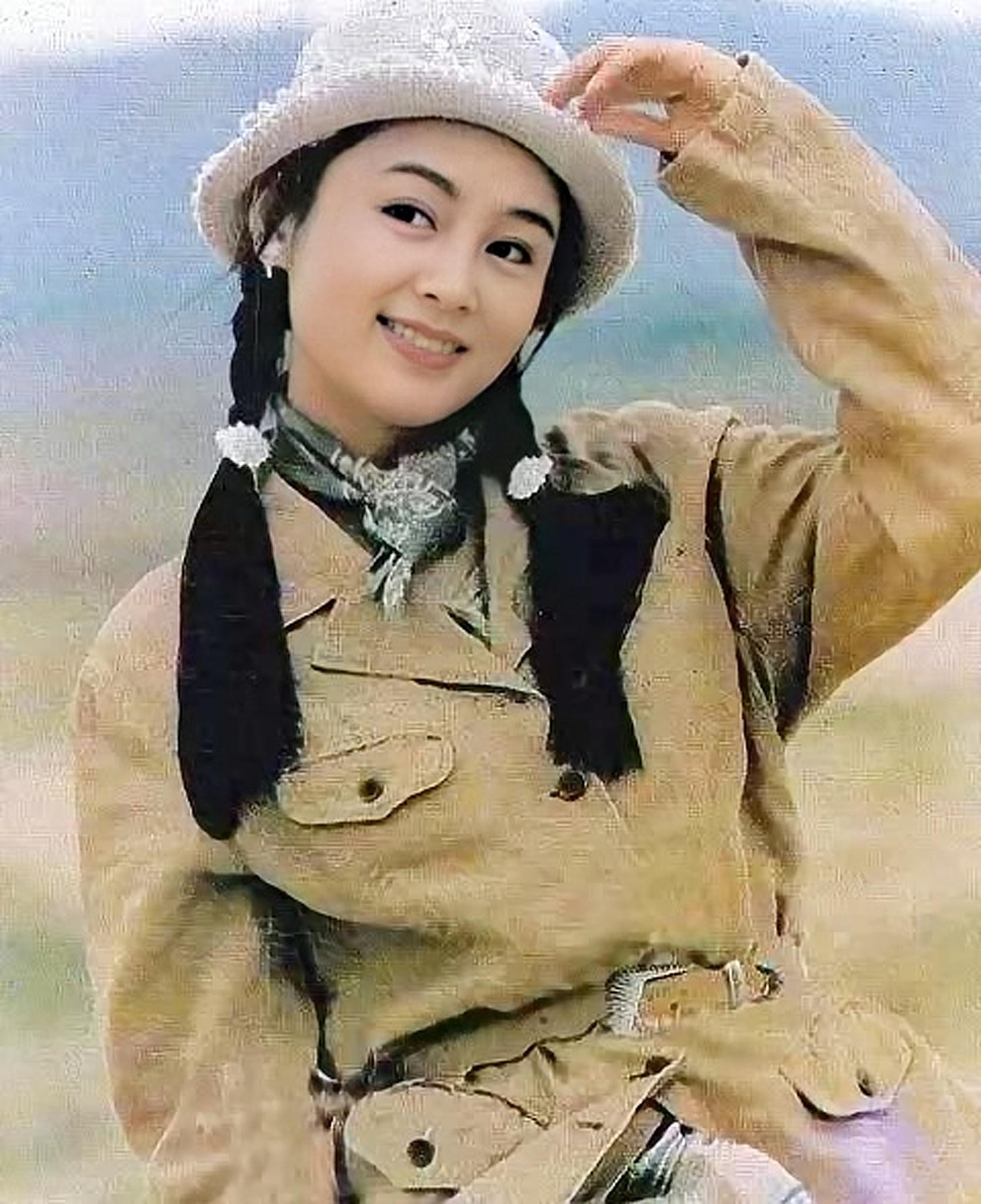 陈红年轻时的照片,真的一直是我们心目中清新美丽的嫦娥姐姐啊