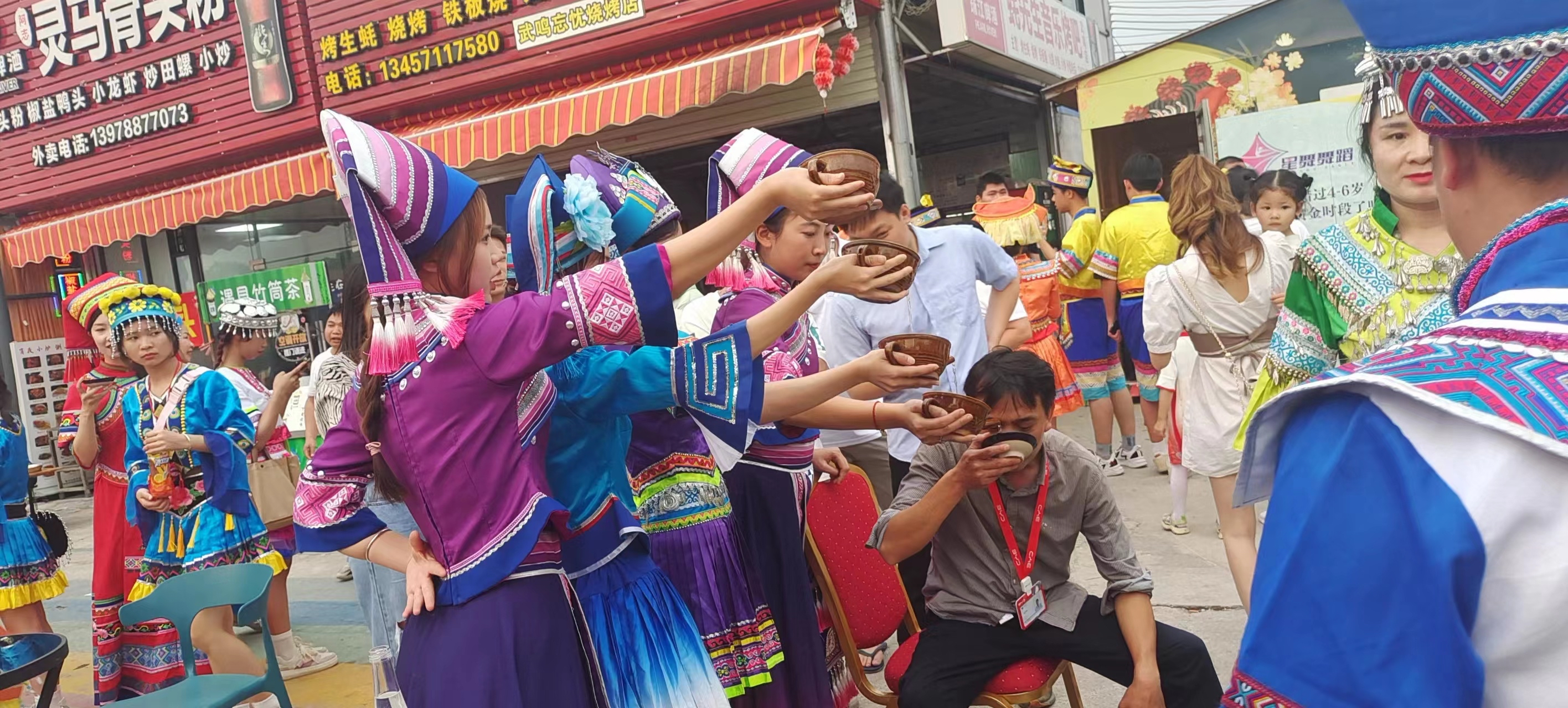 南宁武鸣区壮族三月三歌节活动最后一天,三月初四活动继续在武鸣区