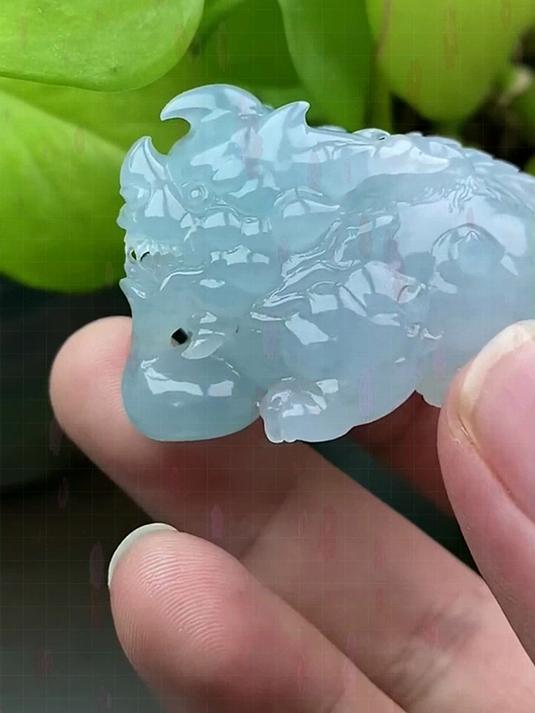 用手机灯光鉴别翡翠貔貅真假(用手机灯光鉴别翡翠貔貅真假怎么看)