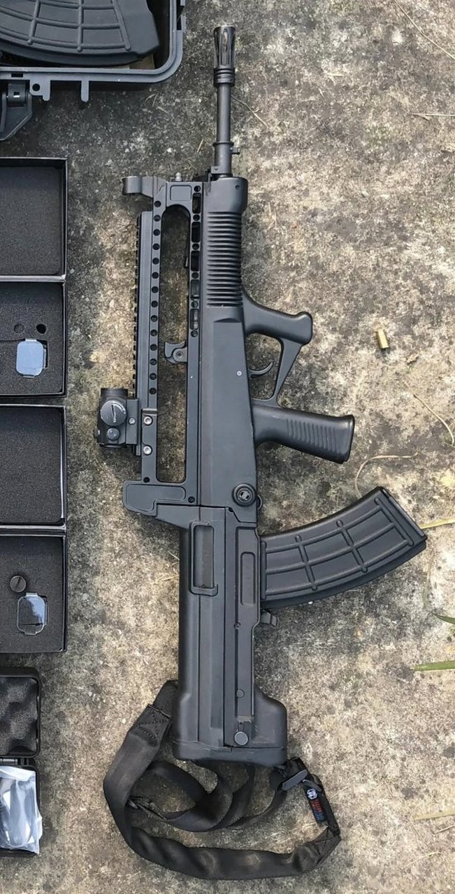 尽管现在新的qbz191步枪已经开始小批量装备部队,但是老95并不会马上