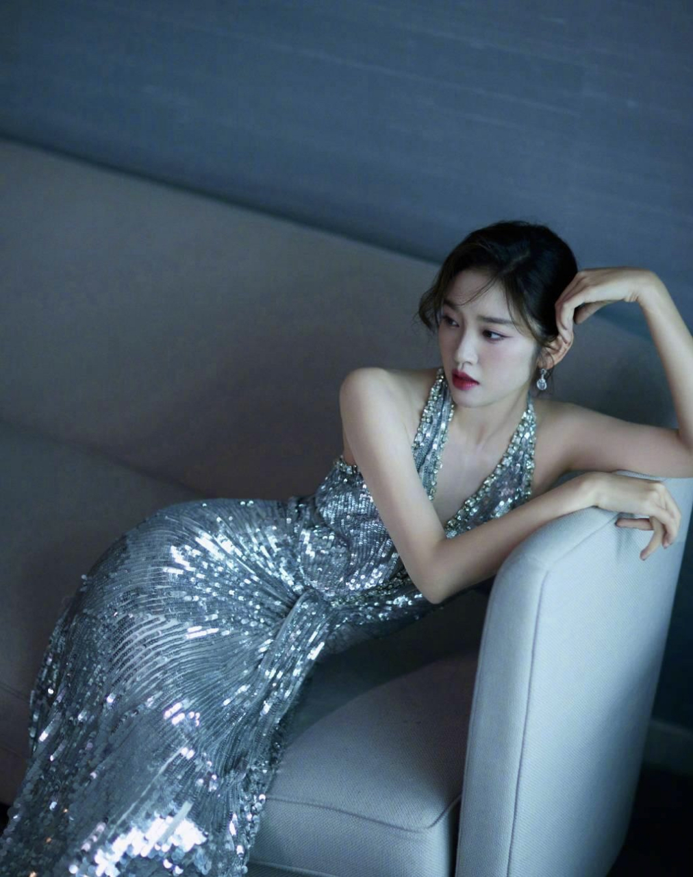 怪不得女明星都在追求直角肩,原来拍照这么美