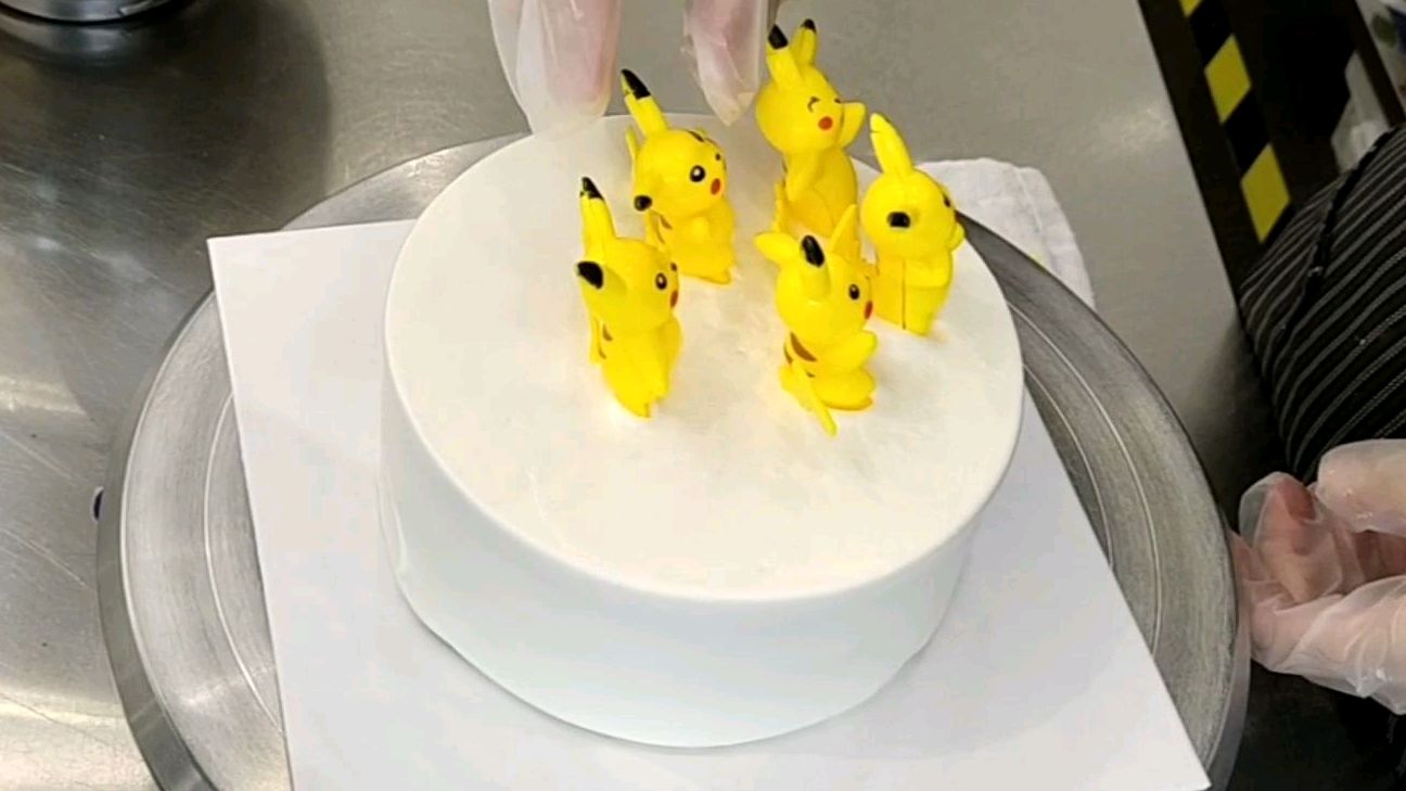 卡哇伊的皮卡丘蛋糕来了,可爱的好几只萌到你了吗?