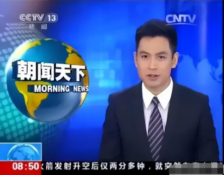 央视主播何岩柯:剑桥高材生16年记者生涯,陪母亲抗癌,如今单身