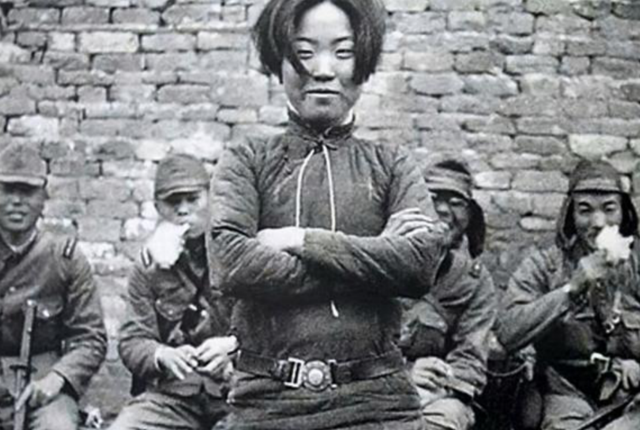 抗日英雄成本华,被捕后遭日军凌辱杀害,牺牲前的遗照被日军供奉