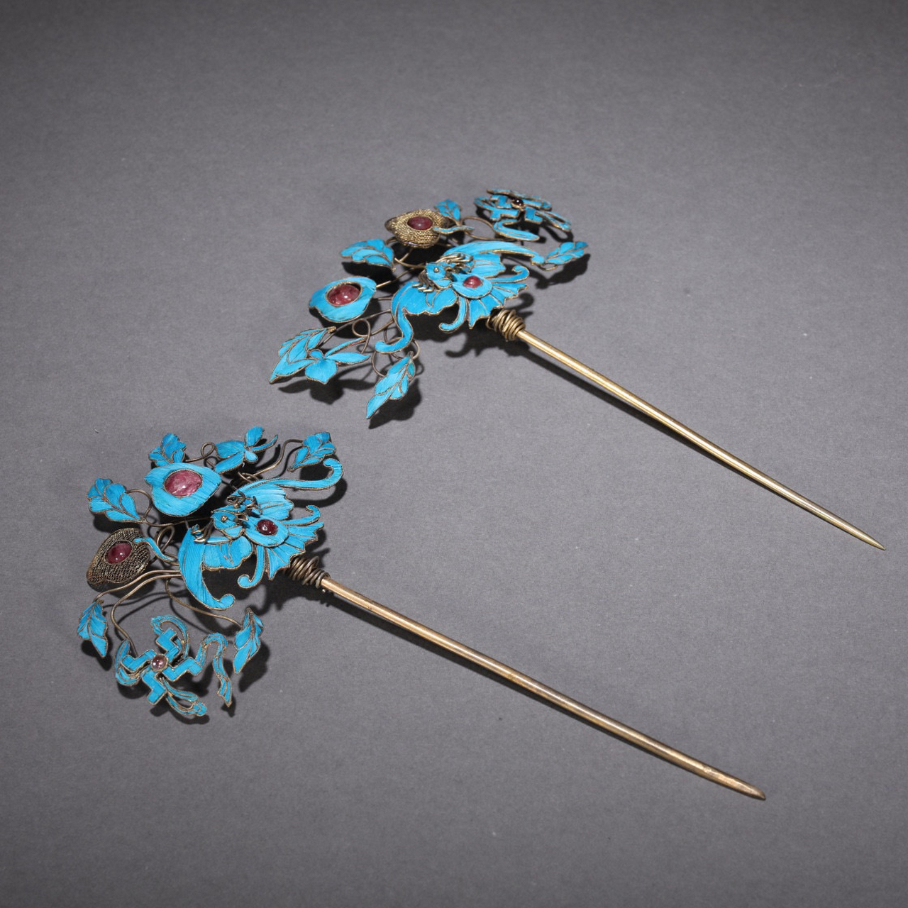 回流 纯银鎏金点翠福在眼前发簪一对. 规格:长17.5cm宽10cm总重39g