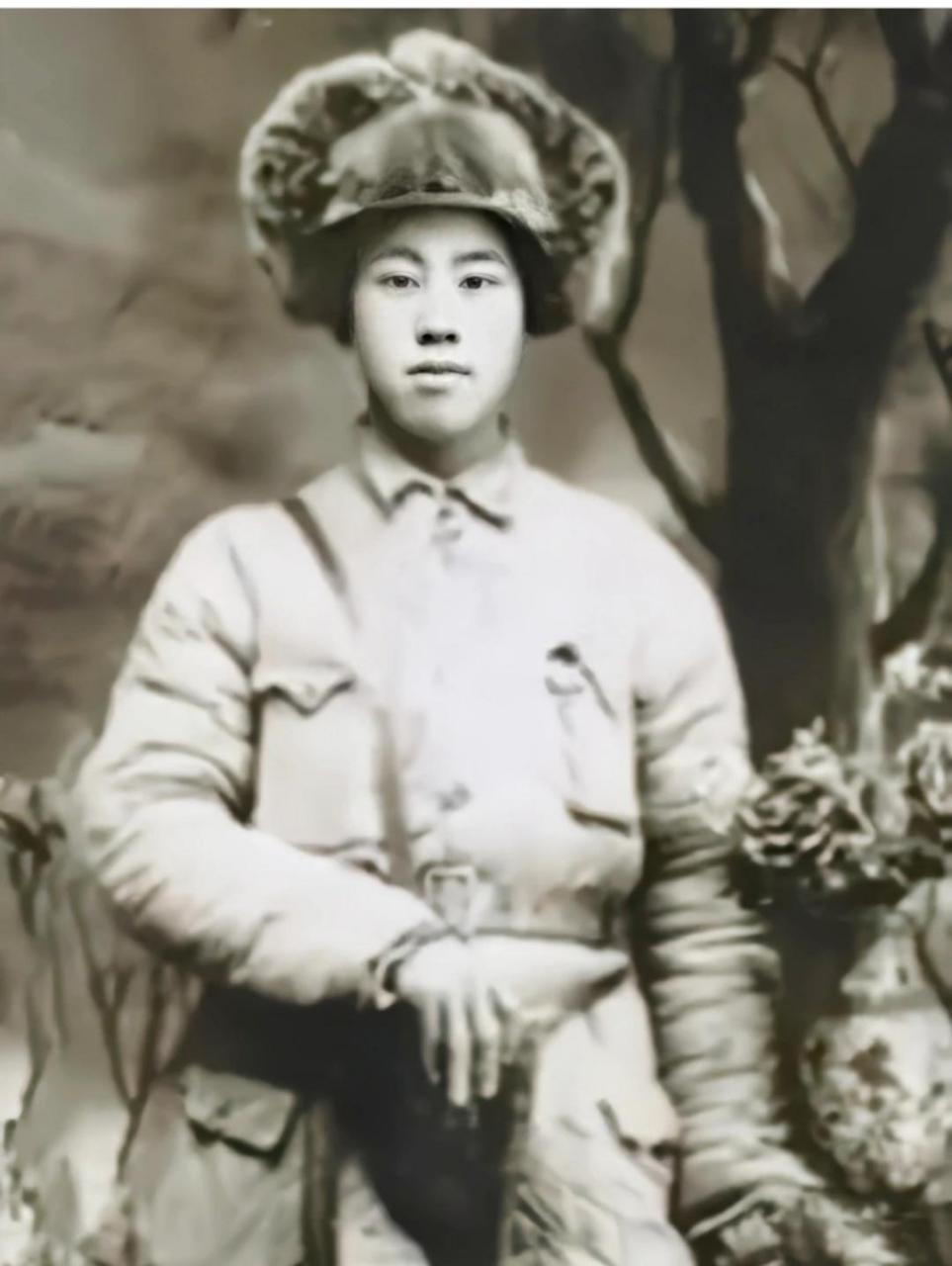 这位长相俊秀的女抗联,叫叫赵玉仙,她是杨靖宇将军的部下,一直在白山