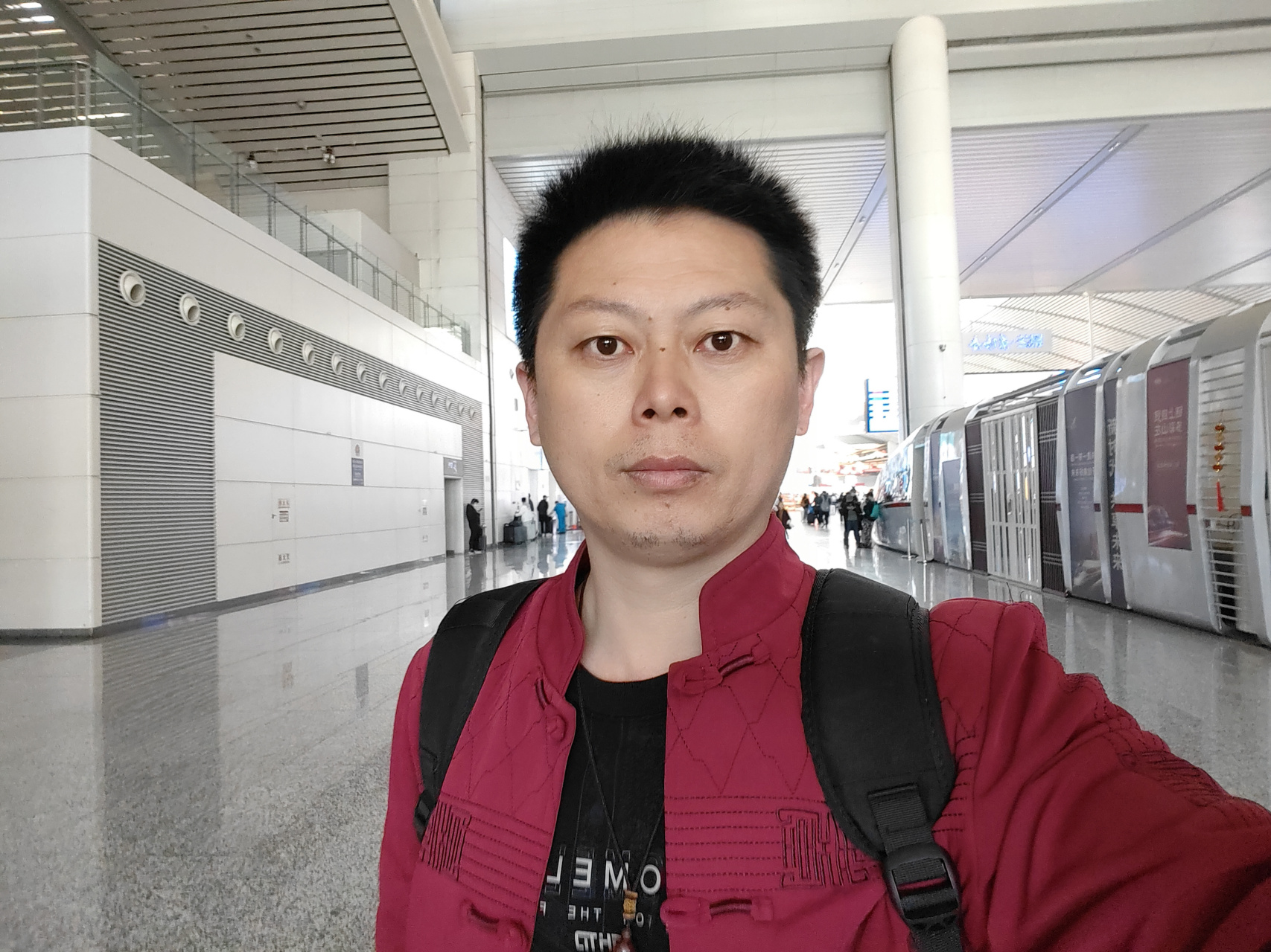 安徽易缘阁李海老师近照!