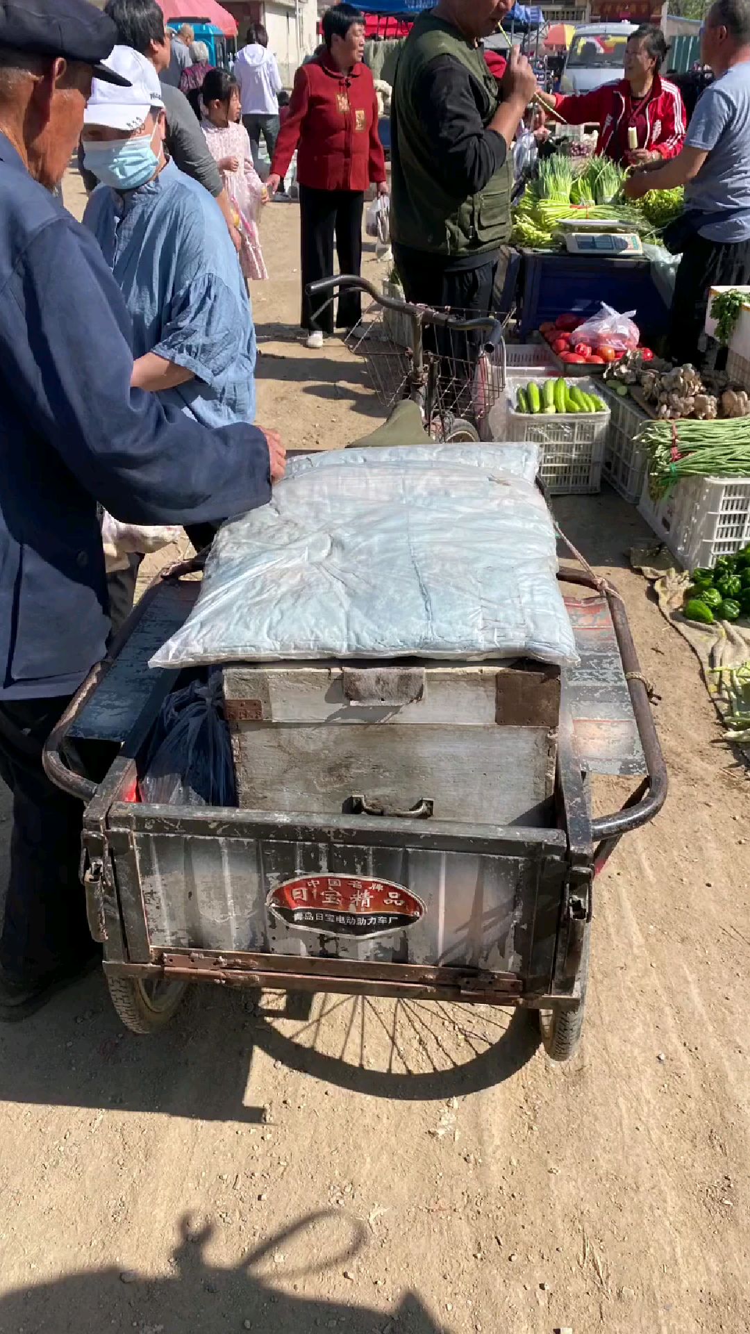 箱子还是童年的箱子冰棍已不是当年的味道了过去的只能是美好的回忆