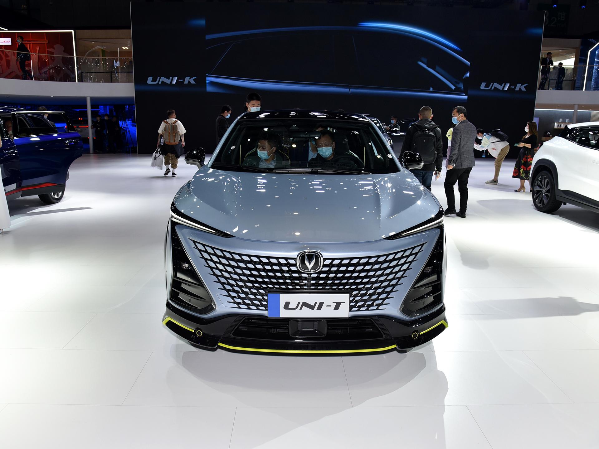 来自未来的中型suv,还有时尚的内饰,带你看长安uni-t