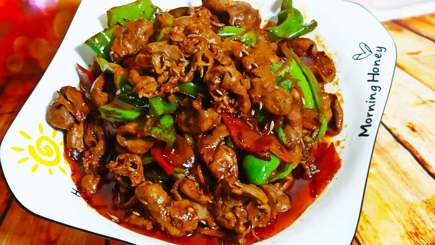 爆炒鸡心,鸡心简单处理后口感柔韧好咀嚼,是很好吃的下饭菜
