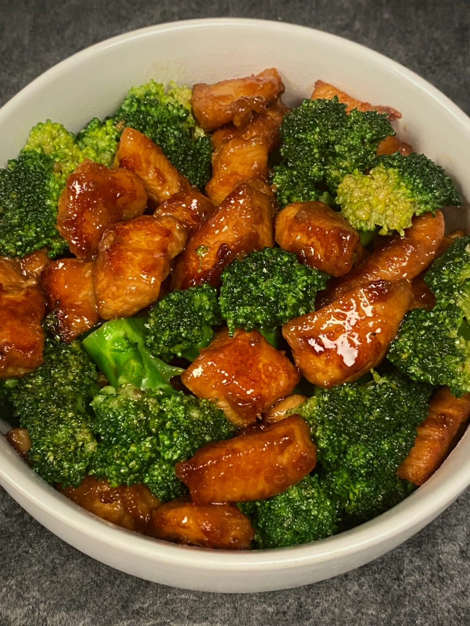 上次去大姑家吃过一回的西兰花炒鸡胸肉,这道真的被惊艳到了,回来立即