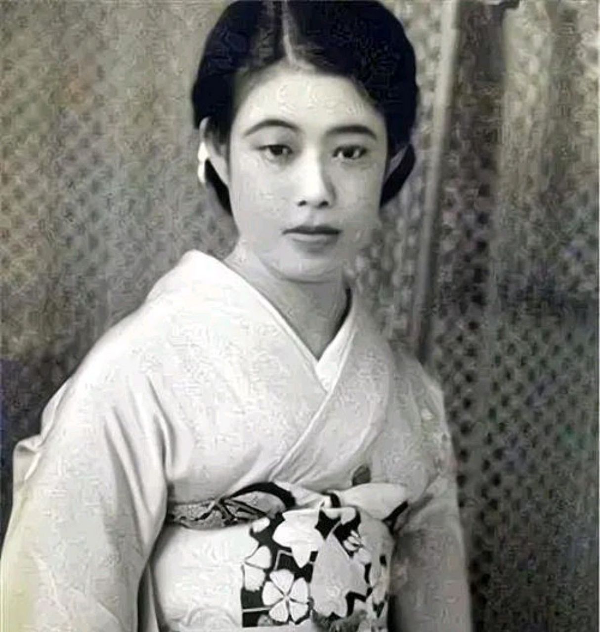 康有为在56岁时,娶了一个17岁的日本女佣市冈鹤子当四姨太.