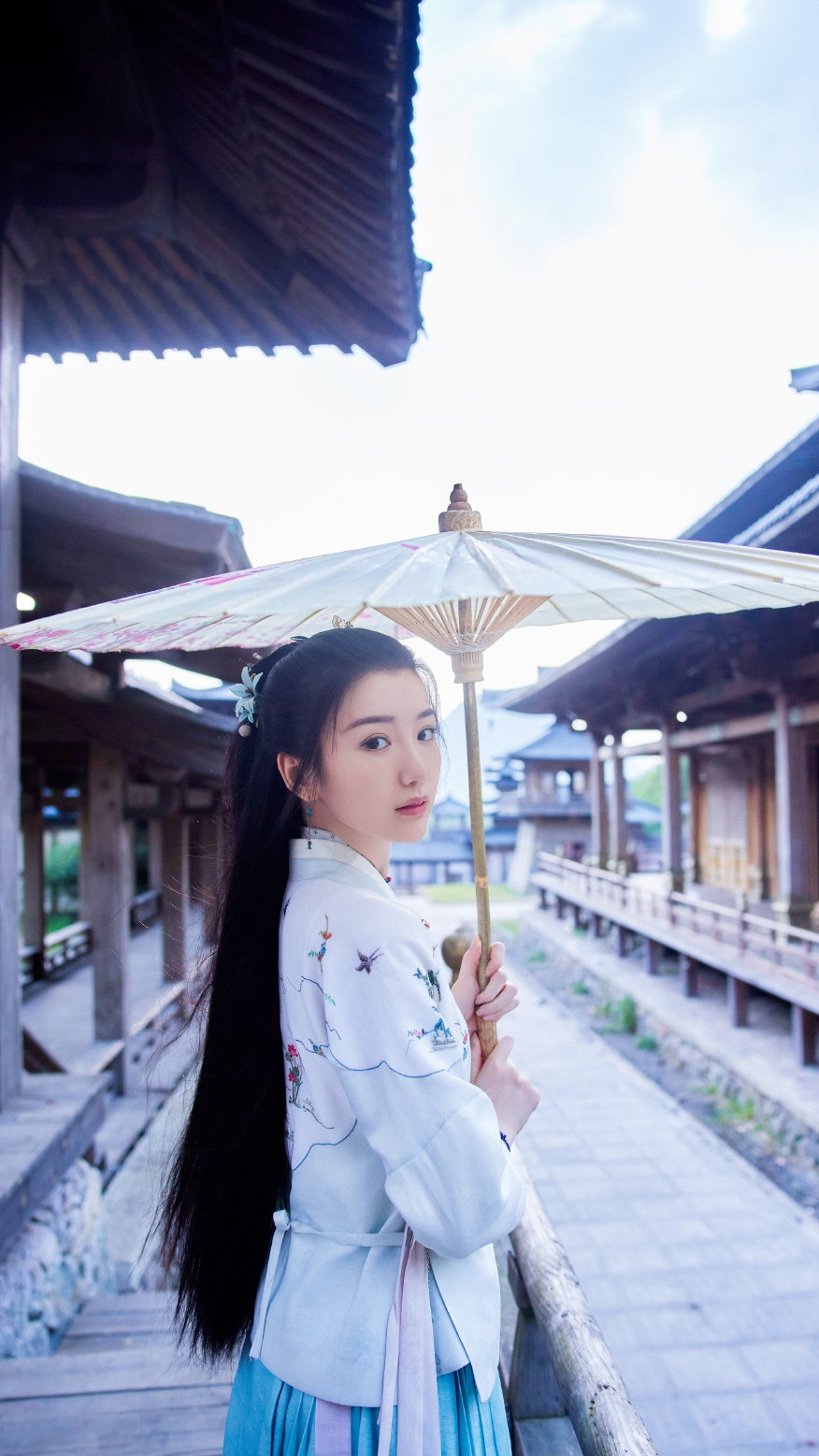古风撑伞女子谁是你的最爱!
