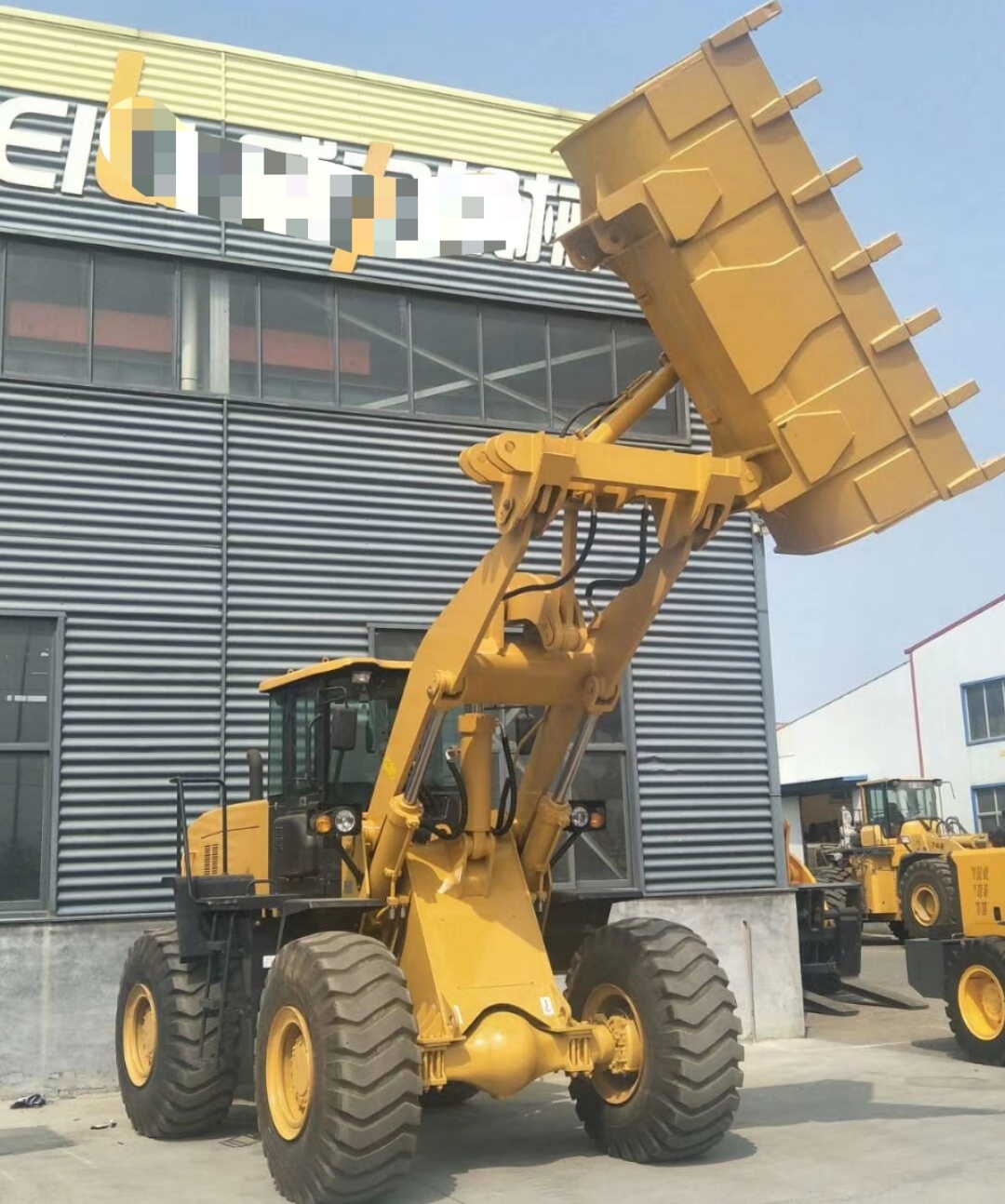 新款混凝土自动搅拌铲车厂家,山东三能混凝土搅拌装载机