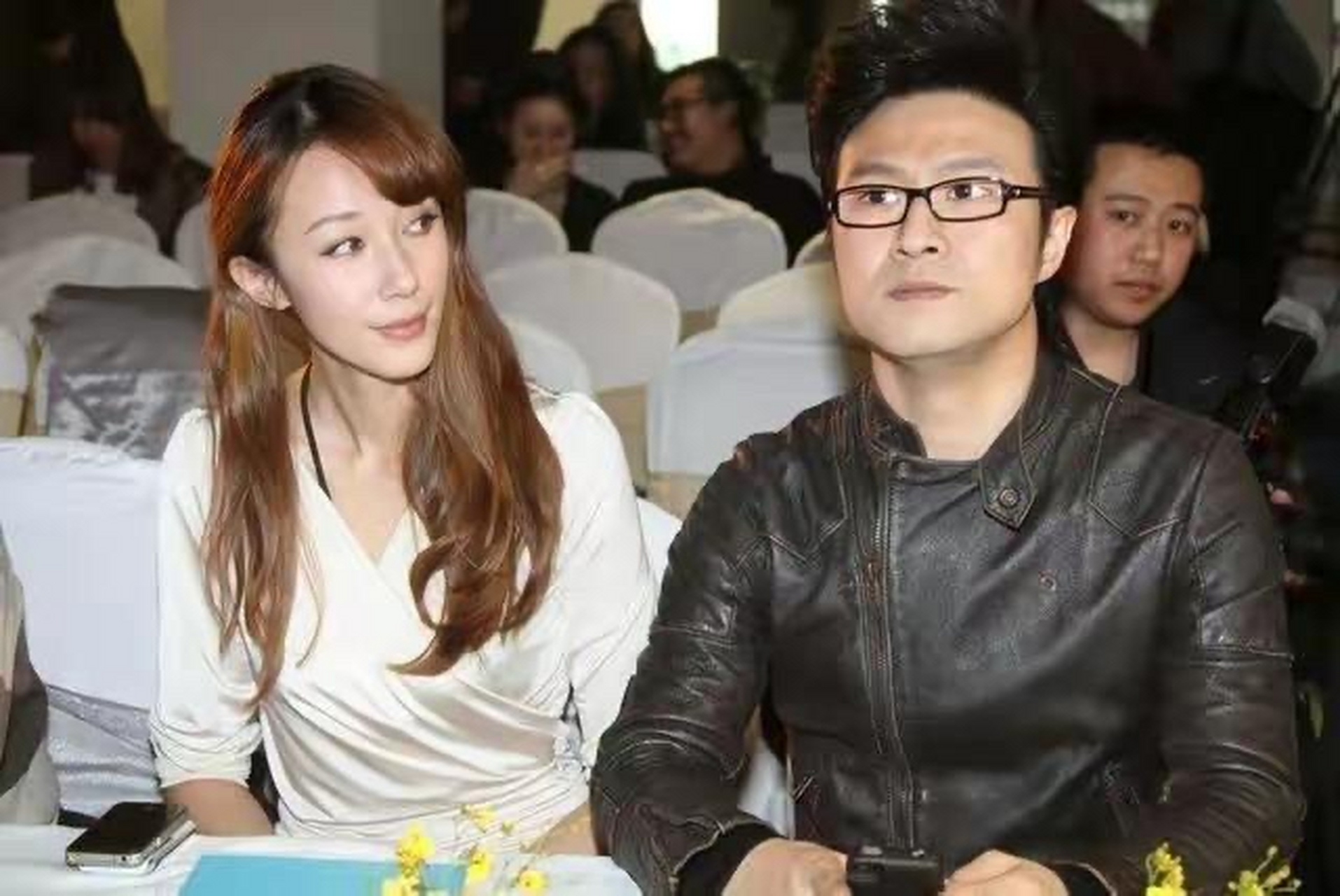 分手16年,汪峰再娶章子怡儿女双全,葛荟婕孤身一人终究放下恩怨:我