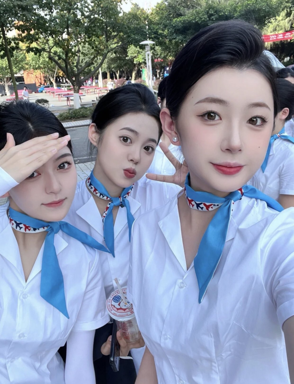 民航大学的校园毕业季活动 好多青春靓丽的空乘小姐姐