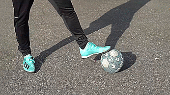 足球技巧传奇运球动作