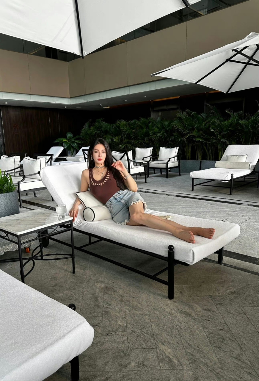 张雨绮白嫩的玉足