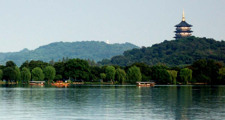 西湖水域面积有多大