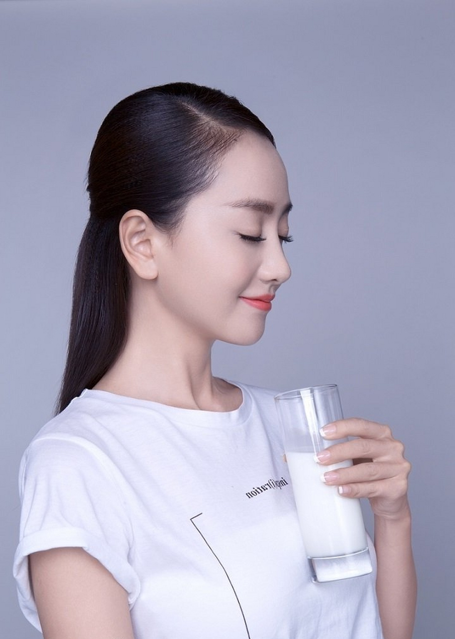 杨蓉# 肤白貌美的容颜,窈窕曼妙的身材,丰满傲人