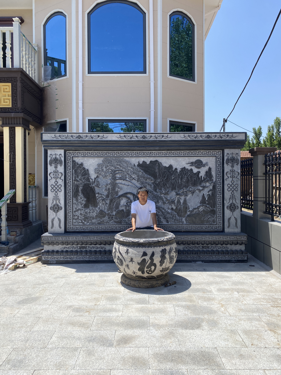 新安装一套青石石雕影壁墙,朋友欣赏一下,给点意见呗