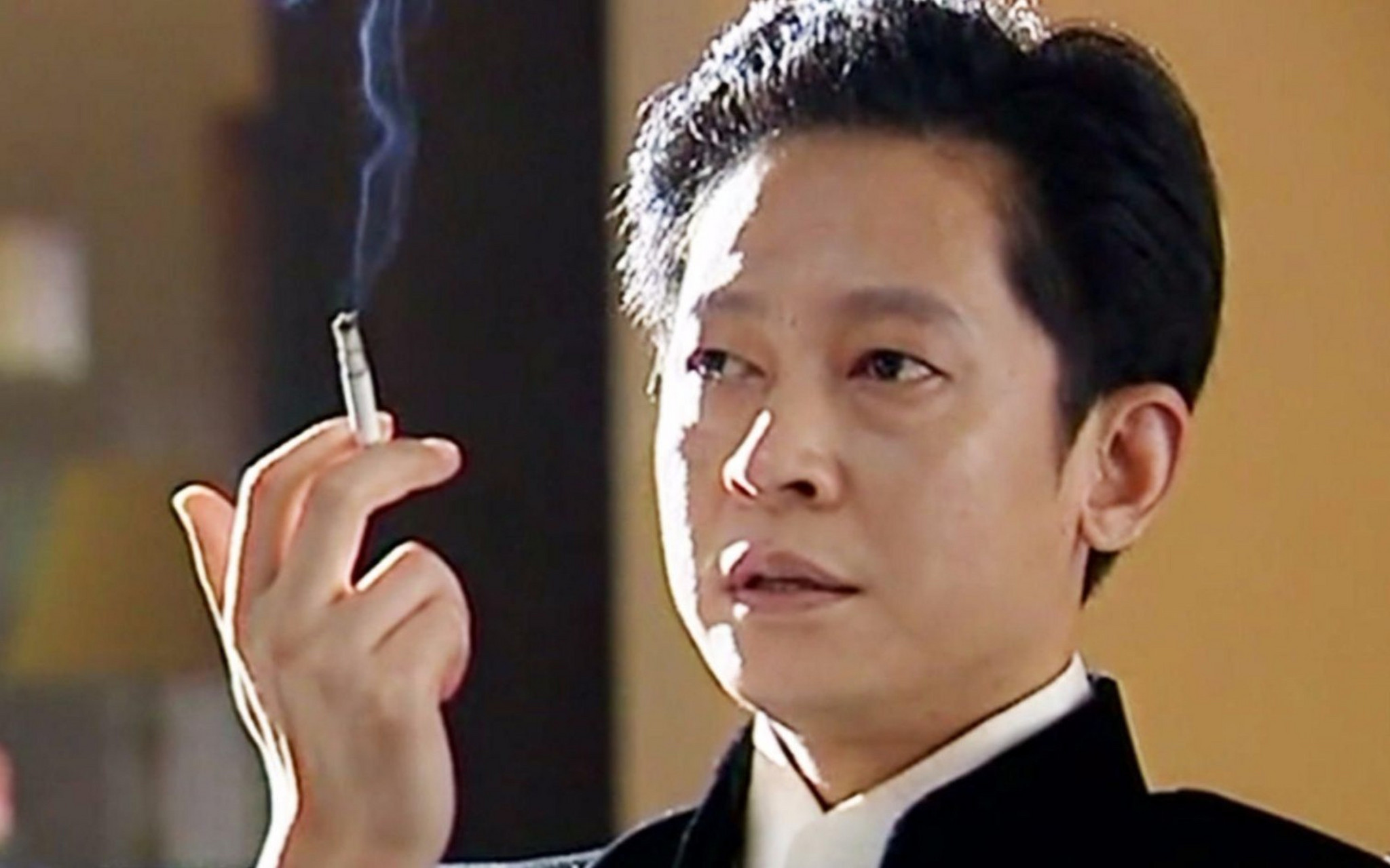 王志文在《天道》中有段台词:酒喝不出朋友,烟抽不走寂寞;诉,换不来