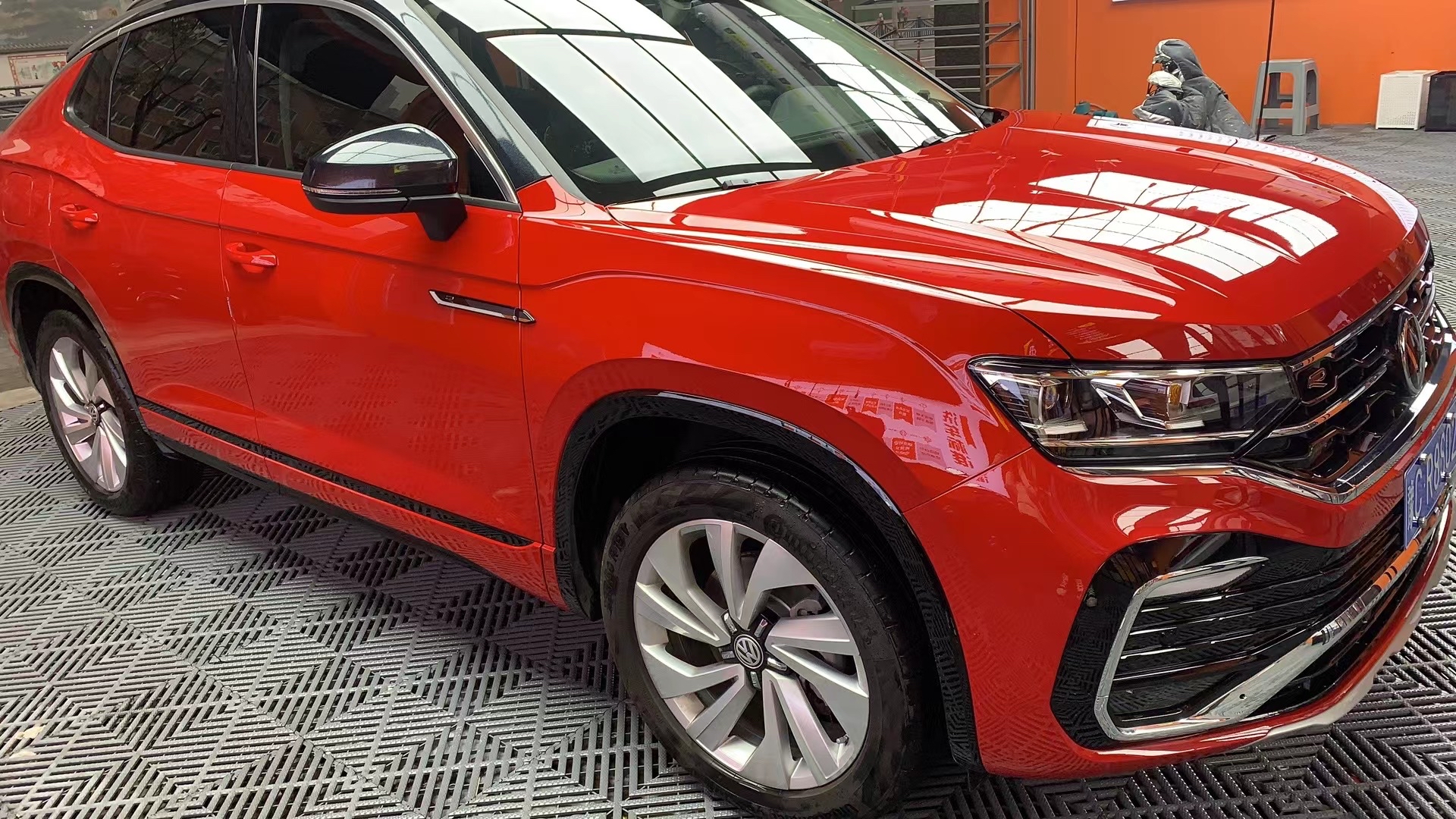 冬日里的一抹红-探岳