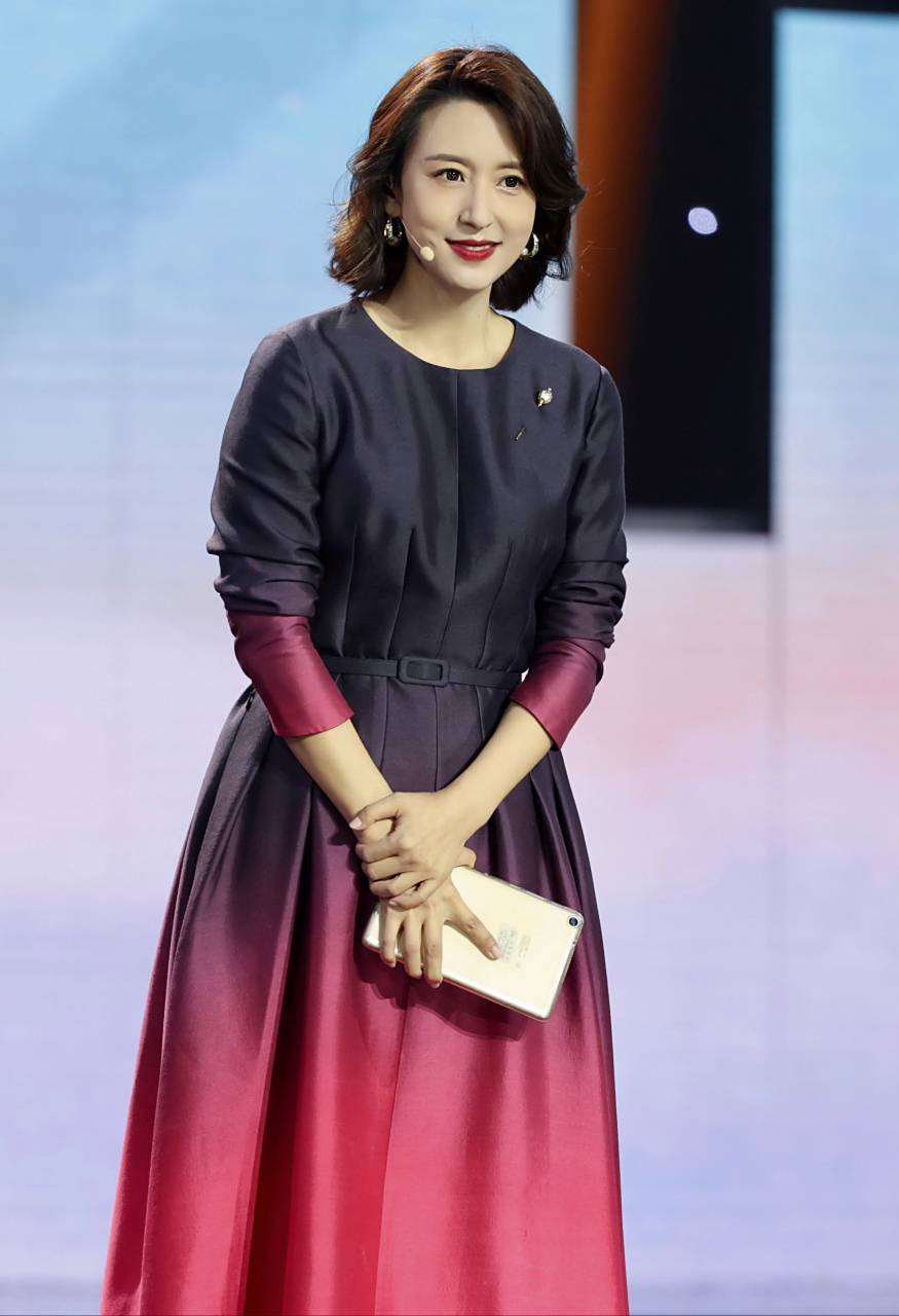 央视美女主持张蕾  高清美照合集