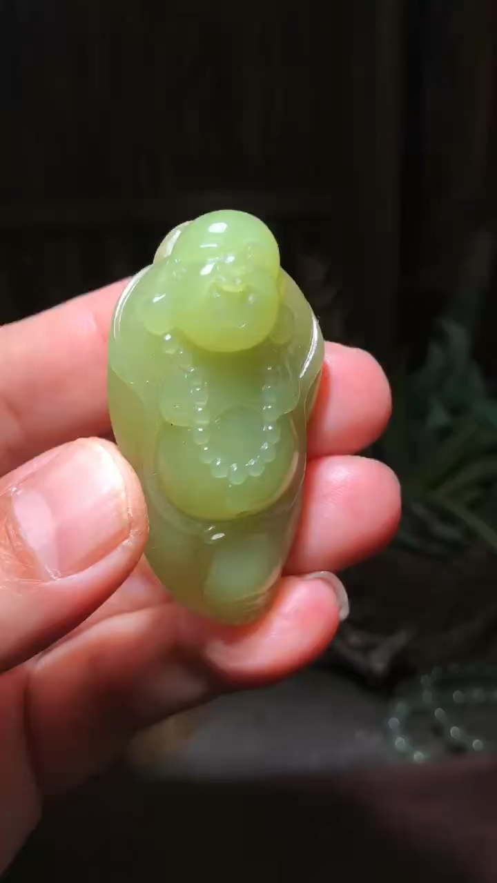 新疆若羌黄口料,弥勒佛重35克