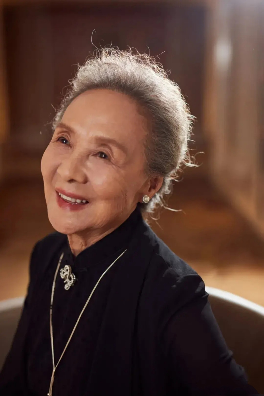 杨绛先生说:"开始让人舒服的,或许是语言,但后来让人舒服的,一定是