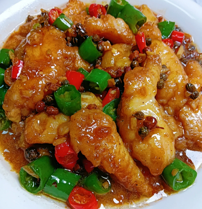 一定要试试这道香辣巴沙鱼,肉质嫩滑,口感鲜香麻辣,超级好吃