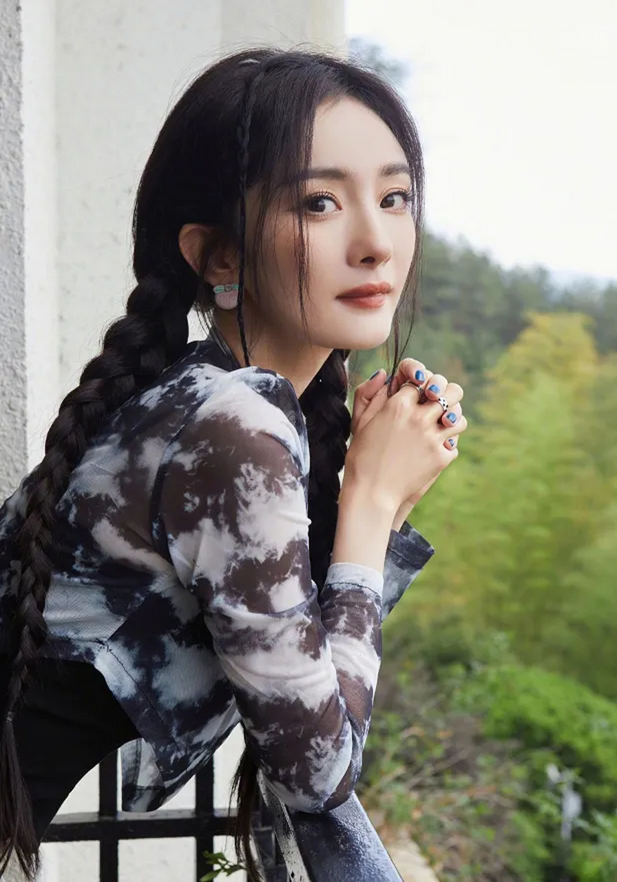 杨幂双马尾辫真好看